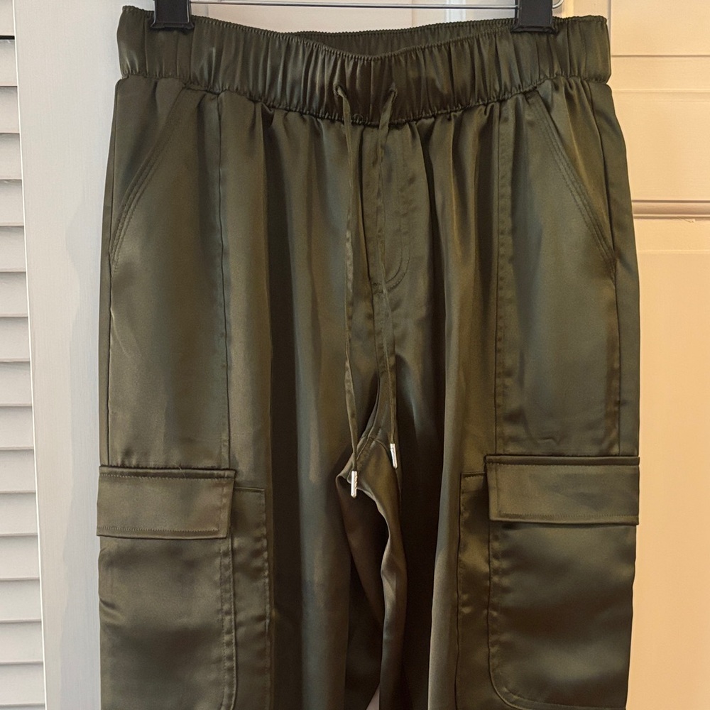 INC International Concepts Women's Olive Cargo Pants - Picture 3 of 7